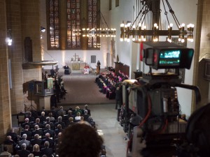 Augustinerkloster Erfurt: die ökumenische Feier mit Papst Benedikt vom Pressebalkon aus gesehen