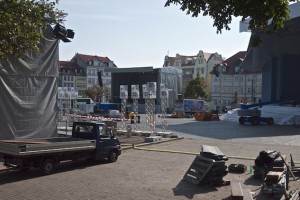 Ein Blick auf die Vorbereitungen für die Papstmesse in Erfurt, auf dem Domplatz