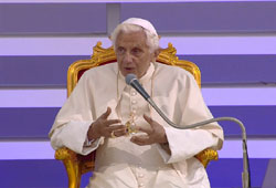 Lehrer in Sachen Gottes- und Nächstenliebe: Benedikt XVI. (hier 2012 in Mailand)