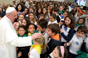 Papst Franziskus trifft Schüler von Jesuitenschulen