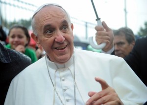 Papstreise nach Brasilien, der Papst ist in einem Armenviertel under den Leuten