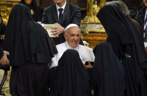Begrüßung in Neapel durch Ordensfrauen