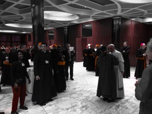 Kaffeepause bei der Synode - der Papst im Gespräch
