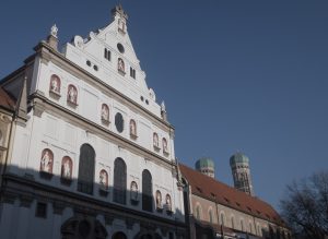 Drei Kirchen auf einem Blick: München, Innenstadt