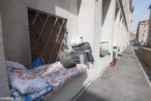 Direkt um die Ecke vom Petersplatz: Die Betten der Obdachlosen